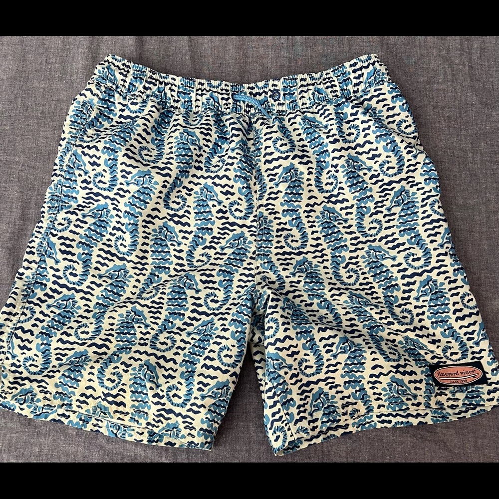 Vineyard vines boys swim trunks size M